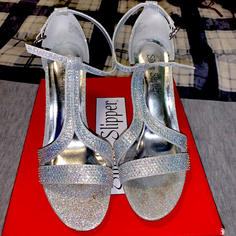 Silver slipper heels size 7 1/2